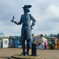 Гулливер в детском парке в Орше. :: Галина Бобкина