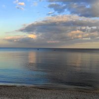 Облачный день  на море :: Татьяна Лютаева