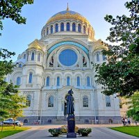 Большой Морской собор и памятник адмиралу Фёдору Ушакову. :: Лия ☼ Большой Морской собор и памятник адмиралу Фёдору Ушакову. :: Лия ☼