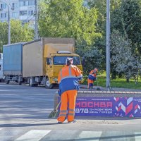 Подмести дороги перед днем города :: Валерий Иванович Подмести дороги перед днем города :: Валерий Иванович