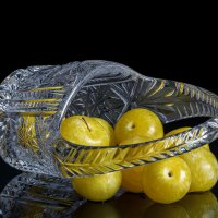 Жёлтая слива :: Aleksey Afonin