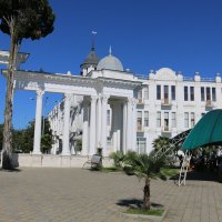 На набережной Сухума :: Ольга 