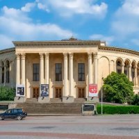 Грузия. Кутаиси. Театр имени Ладо Месхишвили :: Ольга Довженко Грузия. Кутаиси. Театр имени Ладо Месхишвили :: Ольга Довженко