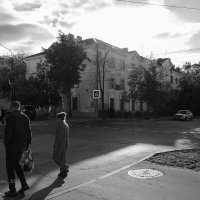 На улице :: Александр Синдерёв