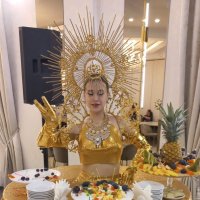 Девочка-стол :: alex 