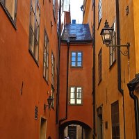 Узкие улочки старого Стогольма :: Nina Streapan