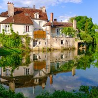 Дома в г. Тоннерр :: Георгий А