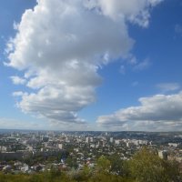 а над городом плывут облака... :: Константин Трапезников