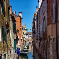 Улочка в Венеции :: Alex Molodetsky