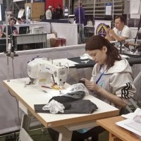 Молодая швея :: Андрей Хлопонин