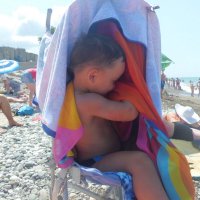 ЗАСНУЛ НА ПЛЯЖЕ :: СЕРГЕЙ ФИЛОЧКИН