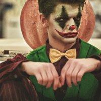 Джокер в индустриальном антураже: игра с образом :: Джованни Луче Джокер в индустриальном антураже: игра с образом :: Джованни Луче