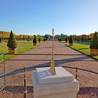 Аллея с солнечными часами. :: Лия ☼