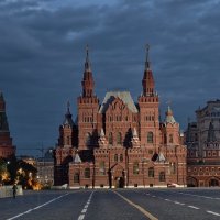 Ранним пасмурным утром на Красной площади :: <<< Наташа >>>