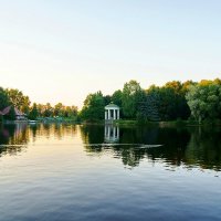 Парк... Озеро... Уточка... Золотая осень пришла... :: Игорь Тельцов