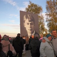 К нему не зарастет народная тропа :: Galina Solovova