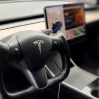 В салоне"Тесла". :: Радмир Арсеньев