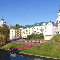 *** :: Роланд Дубровский