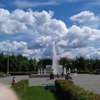 тучи и фонтан :: Владимир 