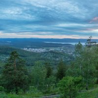 Закат на перевале (21:40). Ильменский хребет, г. Миасс, Машгородок (панорама). :: Алексей Трухин