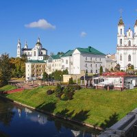 *** :: Роланд Дубровский