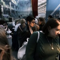 Люди и куклы :: Сергей Золотавин