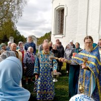 Престольный праздник. Окропление. :: Михаил Попов