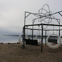 Качели на берегу :: Ольга 