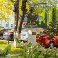 *** :: Роланд Дубровский