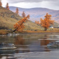 Танец воды у камней :: Sergey38 