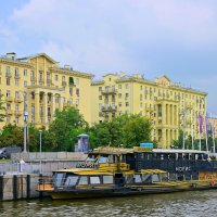 Москва. Вечерняя прогулка по реке :: Владимир Мигонькин