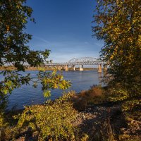 Осенний пейзаж на Волге :: Александр Синдерёв