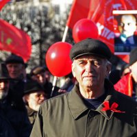 "Красные" в городке... :: СЮ 