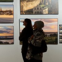 На фотовыставке :: Дмитрий И_
