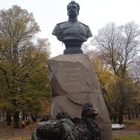 Памятник Пржевальскому. :: Светлана Калмыкова Калмыкова