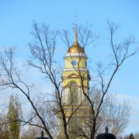 Собор парит над старым парком. :: Егор Бабанов