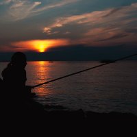 Закатная рыбалка :: Светлана Никитина