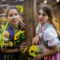 Хозяйки Октоберфеста :: Евгений Ермаков Хозяйки Октоберфеста :: Евгений Ермаков