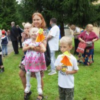 Какое счастье прижать к себе пучок радостных девчонок! :: Лилия *