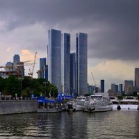 Москва. Вечерняя прогулка по реке :: Владимир Мигонькин
