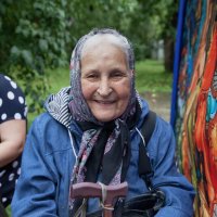 Я перекрещу тебя фотограф,  а потом и улыбнусь! :: Лилия *