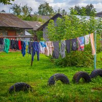 Провинциальный дворик :: Алексей Трифонов