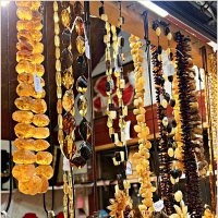 В янтарной лавке. :: Валерия Комова