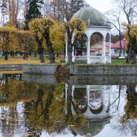Беседка на Лебедином пруду :: Aida10 
