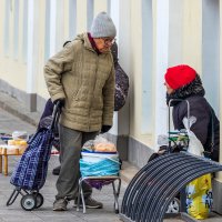Бабушки и капуста. :: Анатолий. Chesnavik. Бабушки и капуста. :: Анатолий. Chesnavik.