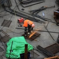 Строитель. :: Наталья Вязигина