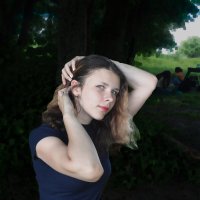 Анастасия/пленэр возле Монастыря :: Евгений 