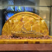 Изделия из янтаря в экспозиции музея. :: Ольга 