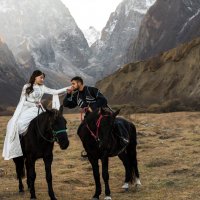 Прогулка на лошадях :: Батик Табуев