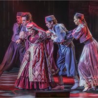 Сцена из спектакля "Ханума". :: Александр Максимов